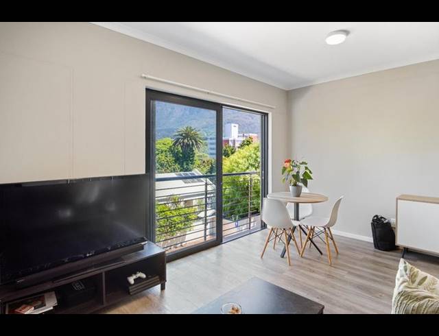 2 BEDROOM PROPERTY TO RENT IN RONDEBOSCH